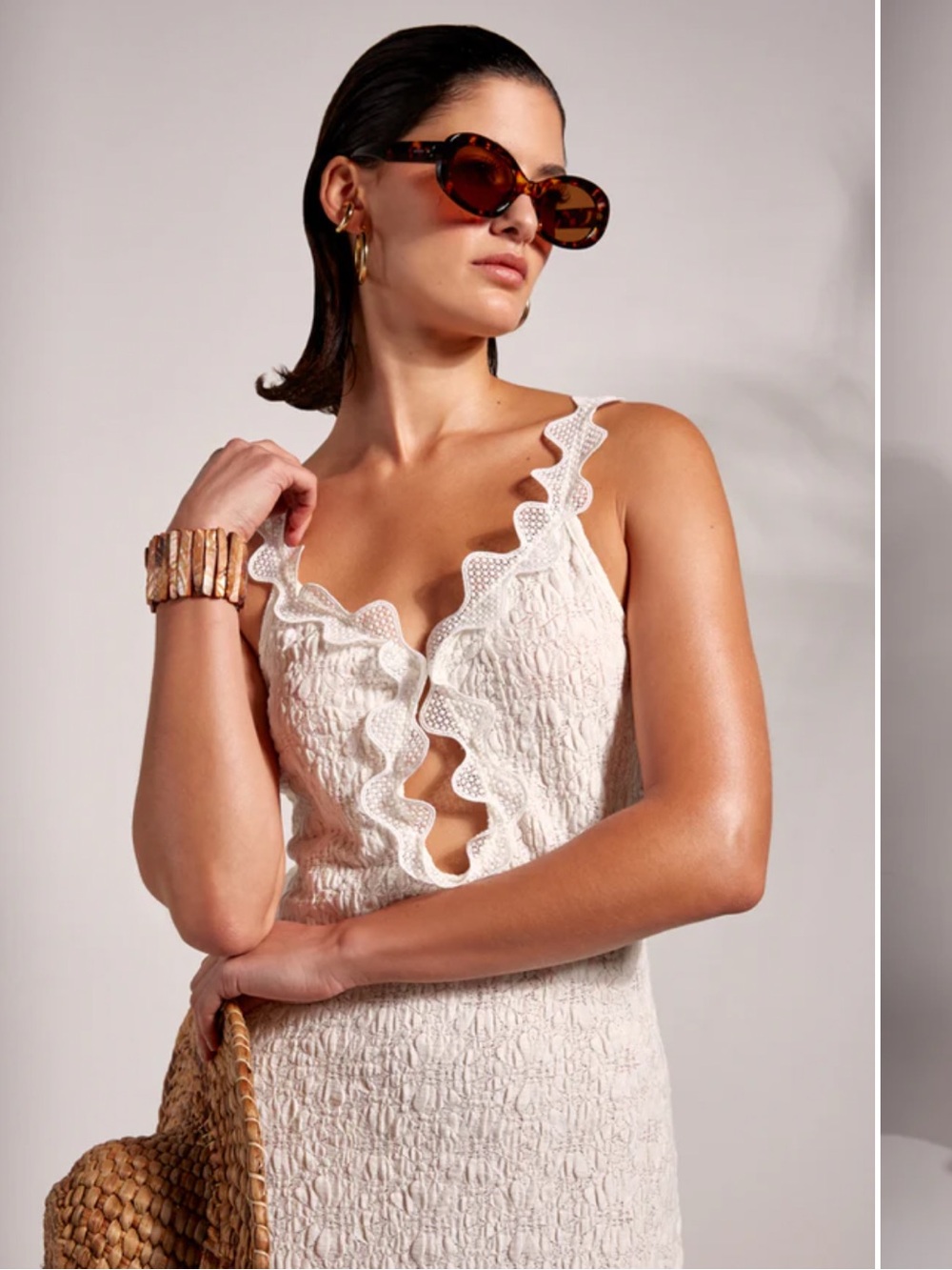 Waimari Scalloped Plunge